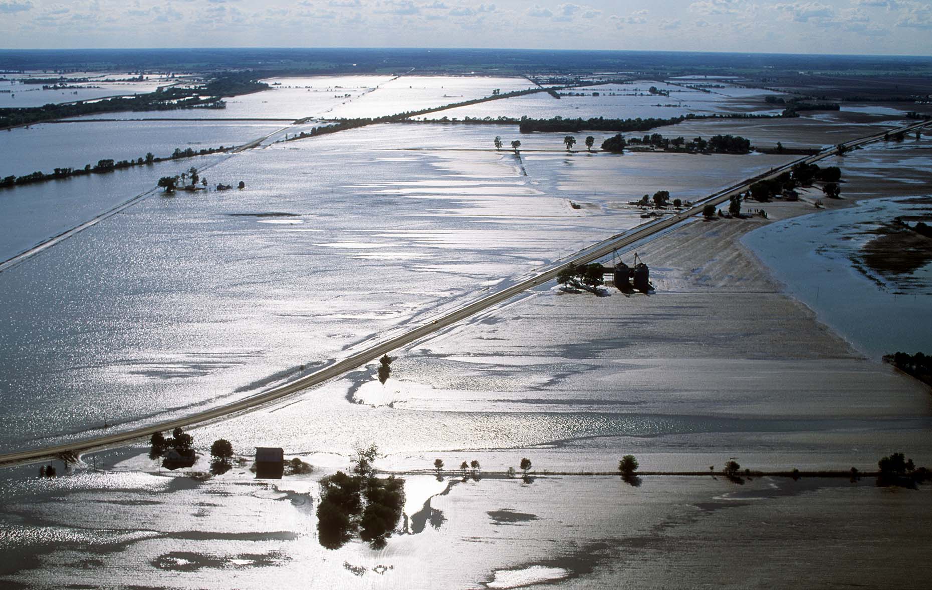 GREAT MISSISSIPPI RIVER FLOOD NATIONAL GEOGRAPHIC